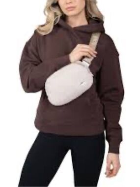 Lolë Unisex Fleece Belt/ Bum Bag – Cream/Tan NEW WITH TAGS